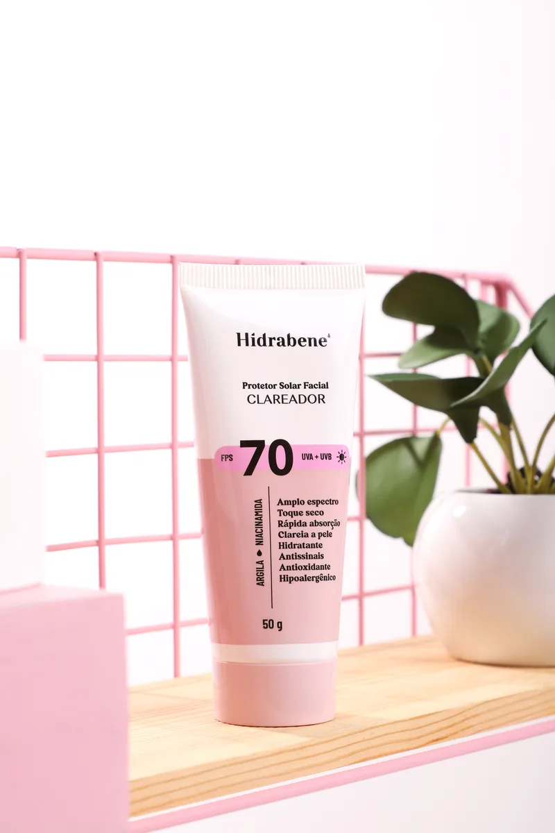 Embalagem do Protetor Solar Facial FPS 70 Clareador Hidrabene